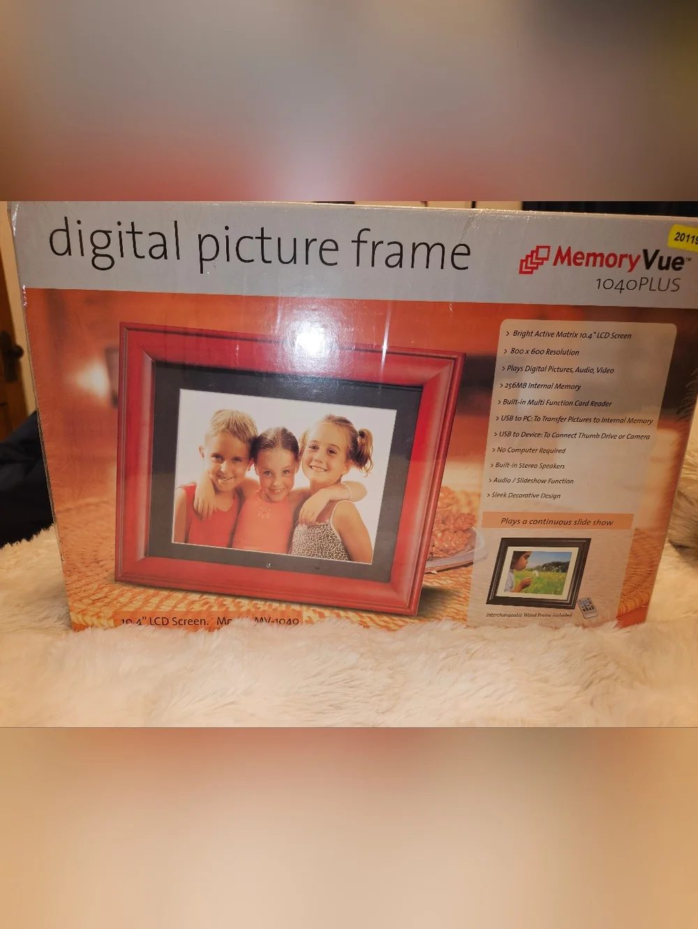 MemoryVue Picture Digital 1040 Plus Digital Photo Frame 10.4” w/Remote